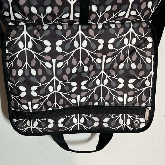 LESPORTSAC Messenger Travel Crossbody Bag - Picture 3 of 10